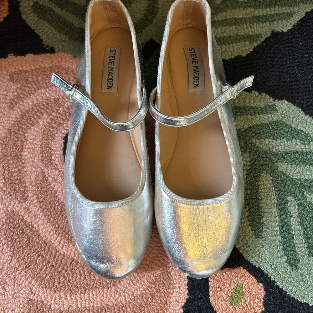 Steve Madden Metallic Silver Flats